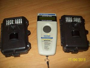 2 cameartraps en 1 pit tag reader